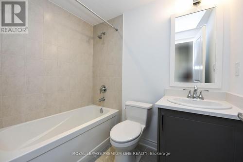 #60 -40 Lunar Cres, Mississauga, ON - Indoor Photo Showing Bathroom