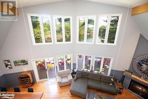 4406 Conners Bay Lane, Severn, ON - Indoor Photo Showing Living Room