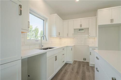 575 Pembina Trail, Ste Agathe, MB - Indoor Photo Showing Kitchen With Double Sink