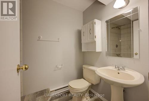 550 Silver St, Wellington North, ON - Indoor Photo Showing Bathroom