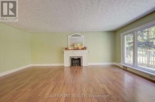 550 Silver St, Wellington North, ON - Indoor With Fireplace