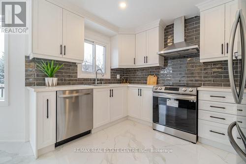 550 Meadows Boulevard, Mississauga, ON - Indoor Photo Showing Kitchen