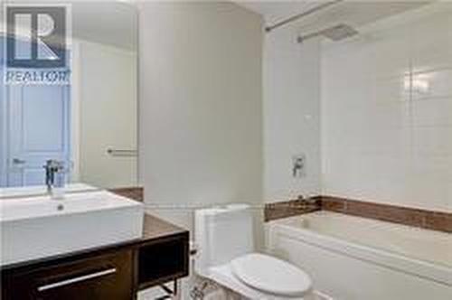 #1210 -190 Borough Dr, Toronto, ON - Indoor Photo Showing Bathroom