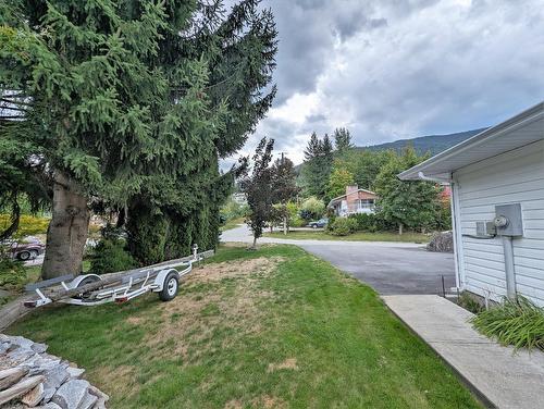 902 Houston Street W, Nelson, BC - Outdoor