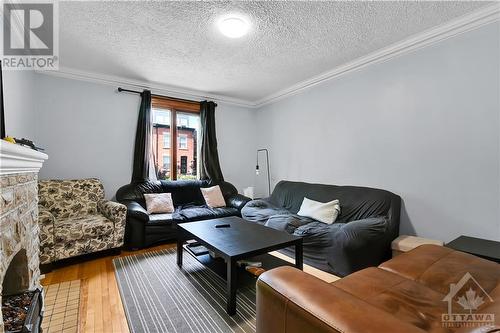 Living Room - 452-454 Sunnyside Avenue, Ottawa, ON - Indoor Photo Showing Living Room