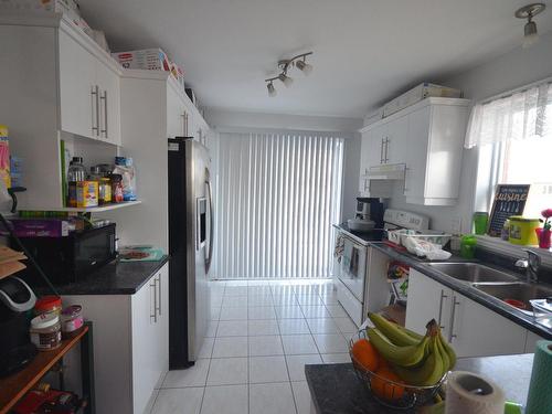 Kitchen - 1813  - 1817 Rue Dollard, Longueuil (Le Vieux-Longueuil), QC - Indoor Photo Showing Kitchen With Double Sink