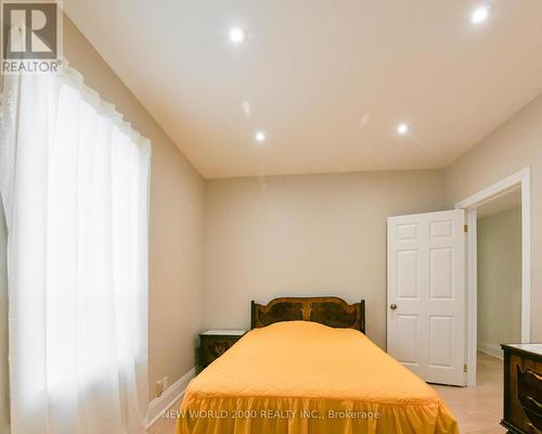 8071 Kipling Ave, Vaughan, ON - Indoor Photo Showing Bedroom