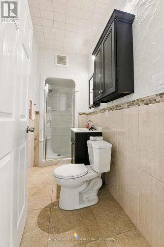 8071 Kipling Avenue, Vaughan, ON - Indoor Photo Showing Bathroom