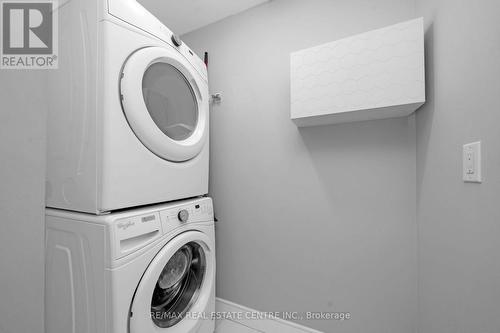 Gr 22 - 1575 Lakeshore Road W, Mississauga, ON - Indoor Photo Showing Laundry Room