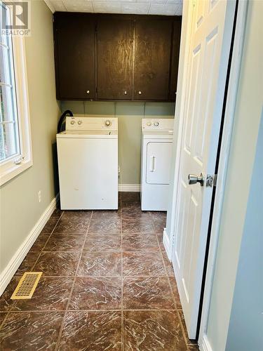 5 Fewers Road, Placentia, NL - Indoor Photo Showing Laundry Room