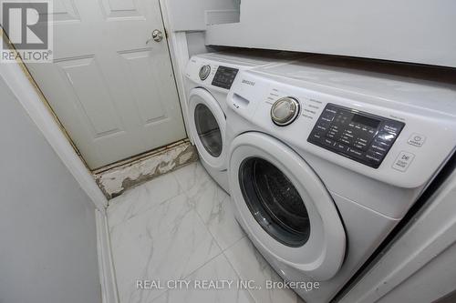 7020 Black Walnut Trail, Mississauga, ON - Indoor Photo Showing Laundry Room