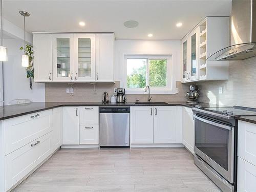 2924 Mount Wells Dr, Langford, BC - Indoor Photo Showing Kitchen With Upgraded Kitchen