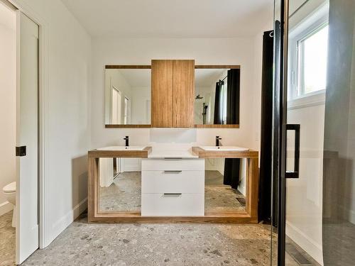 Ensuite bathroom - 887 Rue Alexandre-Dumas, Sherbrooke (Les Nations), QC - Indoor Photo Showing Other Room