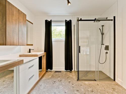 Ensuite bathroom - 887 Rue Alexandre-Dumas, Sherbrooke (Les Nations), QC - Indoor Photo Showing Bathroom