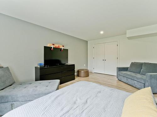 Chambre Ã Â coucher - 887 Rue Alexandre-Dumas, Sherbrooke (Les Nations), QC - Indoor Photo Showing Bedroom