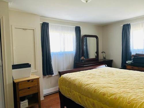 418 Webber Road, Clearwater, BC - Indoor Photo Showing Bedroom