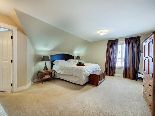 4354 Hazell Road, Kelowna, BC - Indoor Photo Showing Bedroom