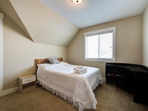 4354 Hazell Road, Kelowna, BC - Indoor Photo Showing Bedroom