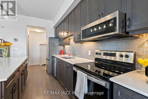 #605 -109 King Ave E, Clarington, ON - Indoor Photo Showing Kitchen With Double Sink With Upgraded Kitchen