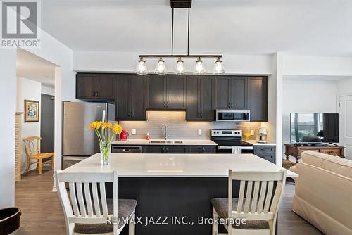 #605 -109 King Ave E, Clarington, ON - Indoor Photo Showing Kitchen With Upgraded Kitchen