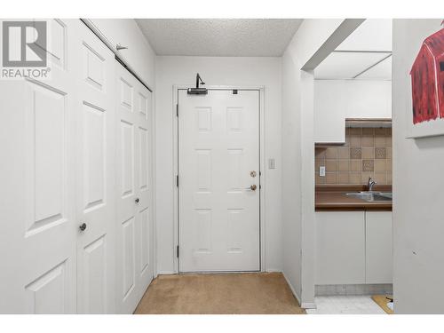 1056 Bernard Avenue Unit# 310, Kelowna, BC - Indoor Photo Showing Other Room