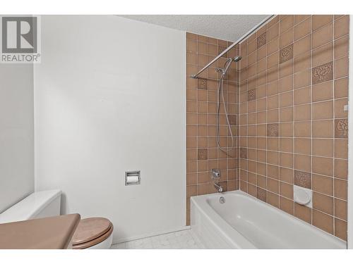 1056 Bernard Avenue Unit# 310, Kelowna, BC - Indoor Photo Showing Bathroom