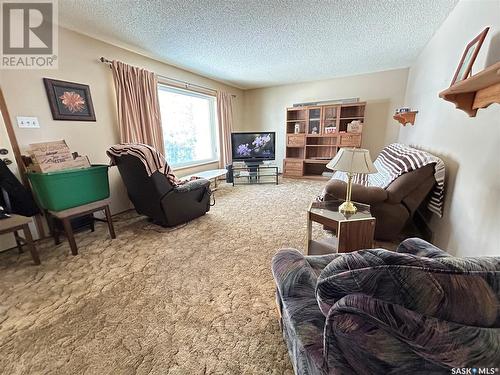 516 Maple Street, Maple Creek, SK - Indoor Photo Showing Living Room