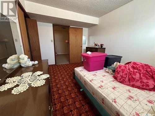 516 Maple Street, Maple Creek, SK - Indoor Photo Showing Bedroom