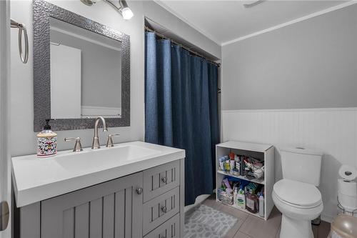 17 Joncaire Place, Stoney Creek, ON - Indoor Photo Showing Bathroom