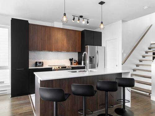 Kitchen - 1330 Rue Barott, Mascouche, QC - Indoor Photo Showing Kitchen With Upgraded Kitchen