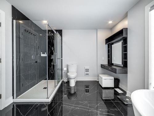 Ensuite bathroom - 3575 Rue Jean-Gascon, Montréal (Saint-Laurent), QC - Indoor Photo Showing Bathroom