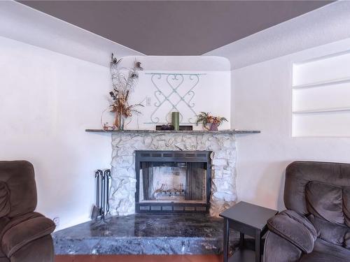 83 Johel Rd, Lake Cowichan, BC - Indoor Photo Showing Living Room With Fireplace