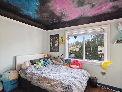 83 Johel Rd, Lake Cowichan, BC - Indoor Photo Showing Bedroom