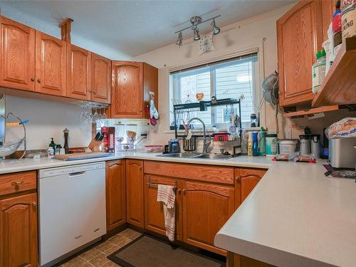 2375 14Th Ave, Port Alberni, BC - Indoor Photo Showing Kitchen With Double Sink