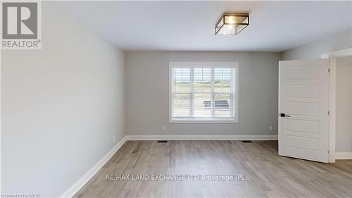 18 - 86 Eagle Court, Saugeen Shores, ON - Indoor Photo Showing Other Room