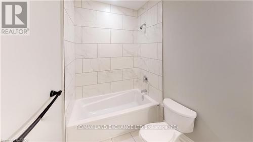 18 - 86 Eagle Court, Saugeen Shores, ON - Indoor Photo Showing Bathroom