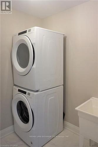 18 - 86 Eagle Court, Saugeen Shores, ON - Indoor Photo Showing Laundry Room