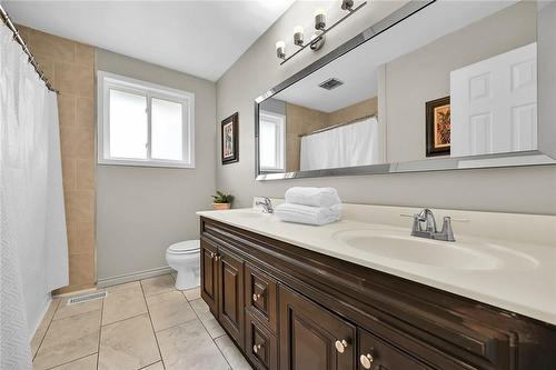 5144 Greenlane Road, Beamsville, ON - Indoor Photo Showing Bathroom