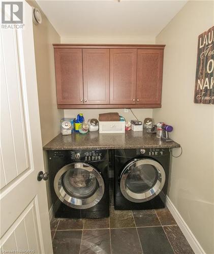 520 Wellington Street E, Mount Forest, ON - Indoor Photo Showing Laundry Room