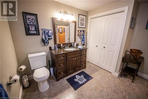 520 Wellington Street E, Mount Forest, ON - Indoor Photo Showing Bathroom