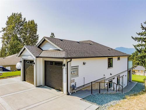 6234 Thomson Terr, Duncan, BC - Outdoor With Exterior
