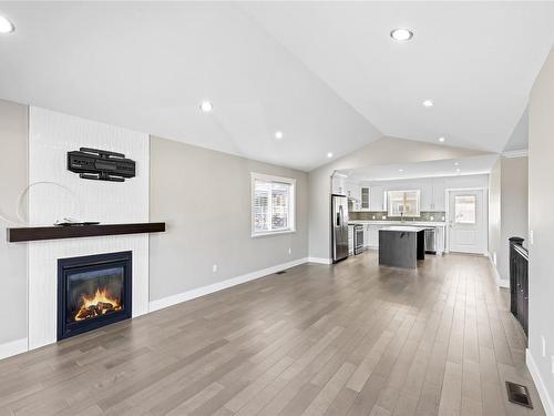 305 Cordan St, Nanaimo, BC - Indoor Photo Showing Living Room With Fireplace