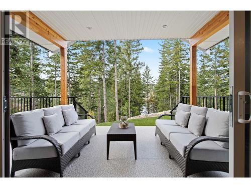 2863 Golf Course Drive, Blind Bay, BC - Outdoor With Exterior