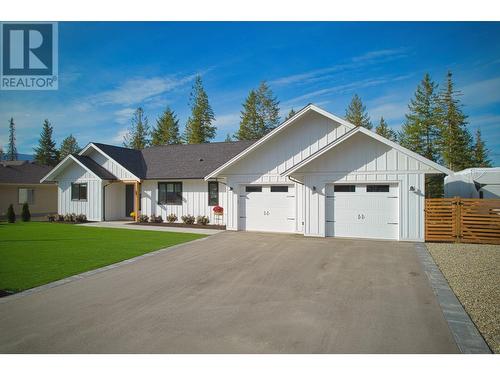 2863 Golf Course Drive, Blind Bay, BC - Outdoor With Facade