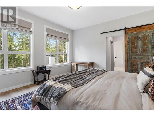 2863 Golf Course Drive, Blind Bay, BC - Indoor Photo Showing Bedroom