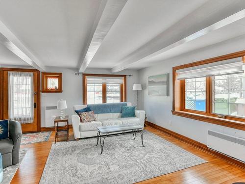 Living room - 26 Rue Du Canal S., Grenville, QC - Indoor Photo Showing Living Room