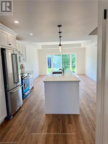 17 - 82 Eagle Court, Saugeen Shores, ON - Indoor Photo Showing Kitchen