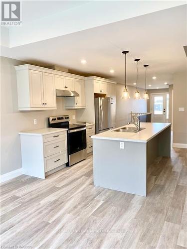 17 - 82 Eagle Court, Saugeen Shores, ON - Indoor Photo Showing Kitchen With Double Sink With Upgraded Kitchen