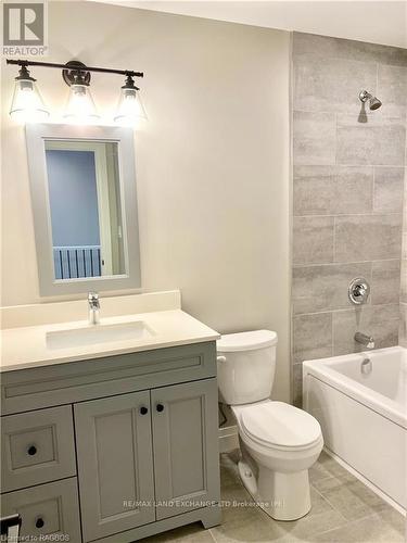 17 - 82 Eagle Court, Saugeen Shores, ON - Indoor Photo Showing Bathroom