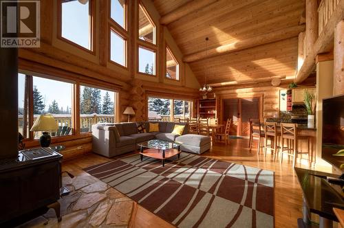 4829 Pine Ridge Way, Logan Lake, BC - Indoor Photo Showing Living Room